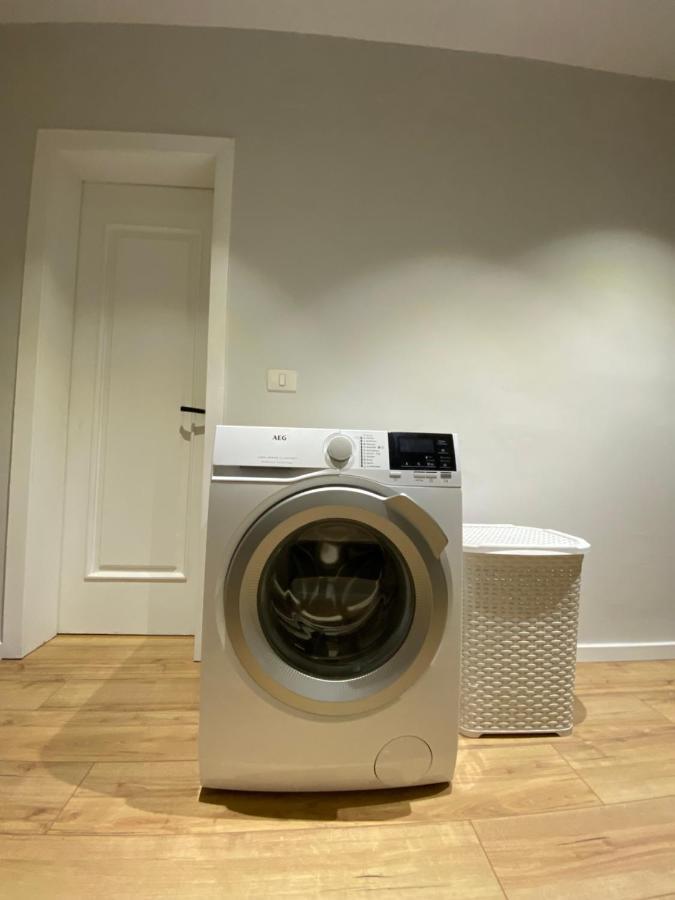 Lucas Downtown Appartement Tirana Buitenkant foto